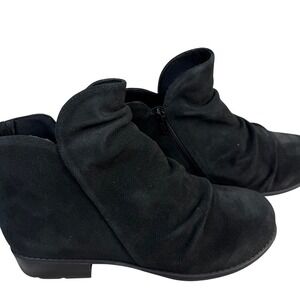 Walking Cradles Lilith Black Suede Slouchy Ankle Boots size 9 Capsule Minimalist